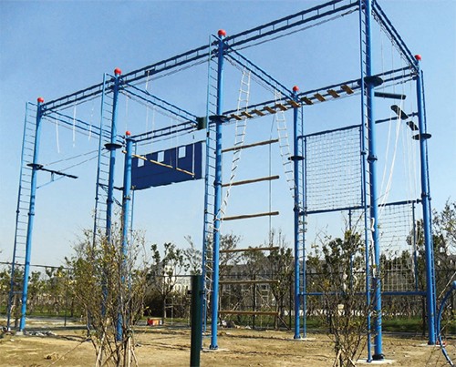 高空拓展器材對(duì)于一個(gè)拓展基地至